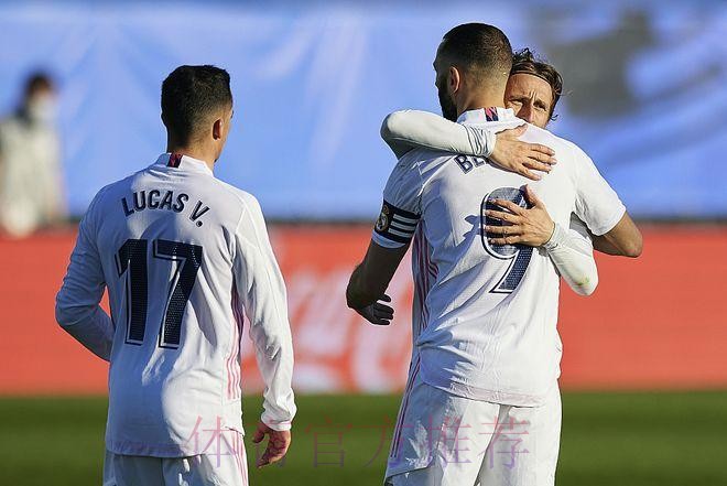 西甲-拉莫斯复出本泽马双响 皇马2-1逆转埃尔切 西甲-拉莫斯复出本泽马双响 皇马2-1逆转埃尔切